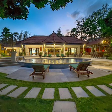 Villa Bugis Abimanyu Seminyak Exterior photo