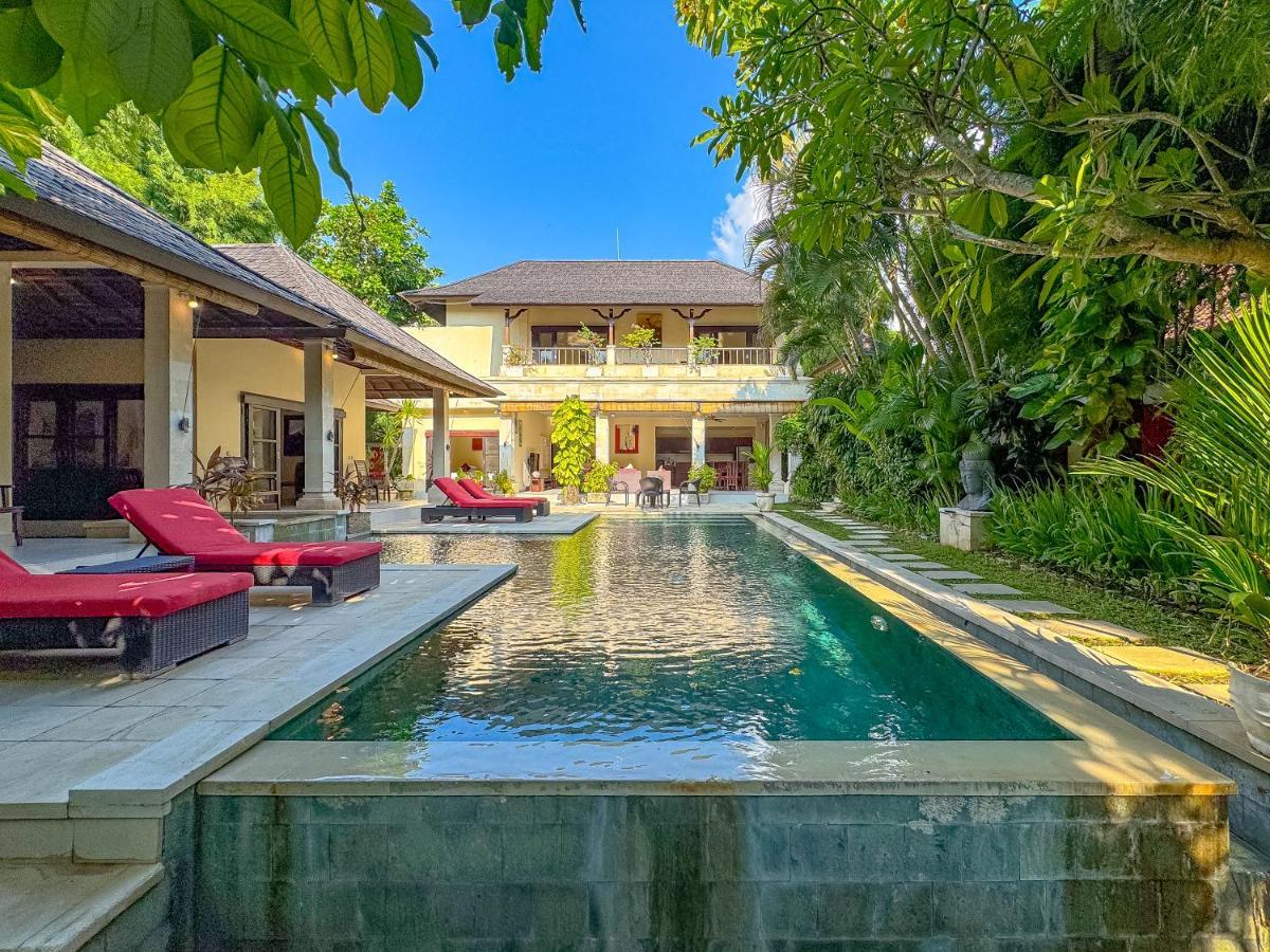 Villa Bugis Abimanyu Seminyak Exterior photo