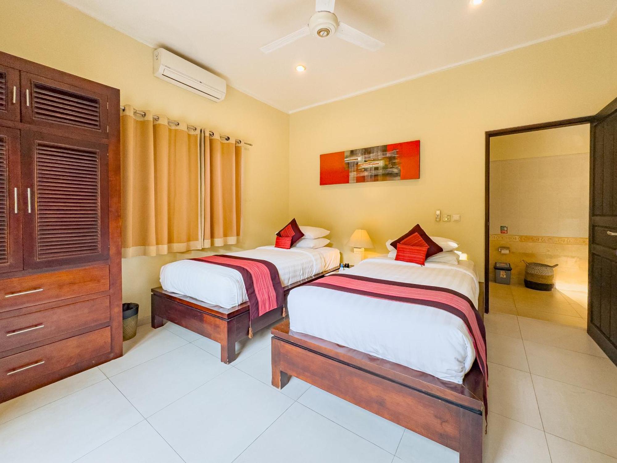 Villa Bugis Abimanyu Seminyak Room photo