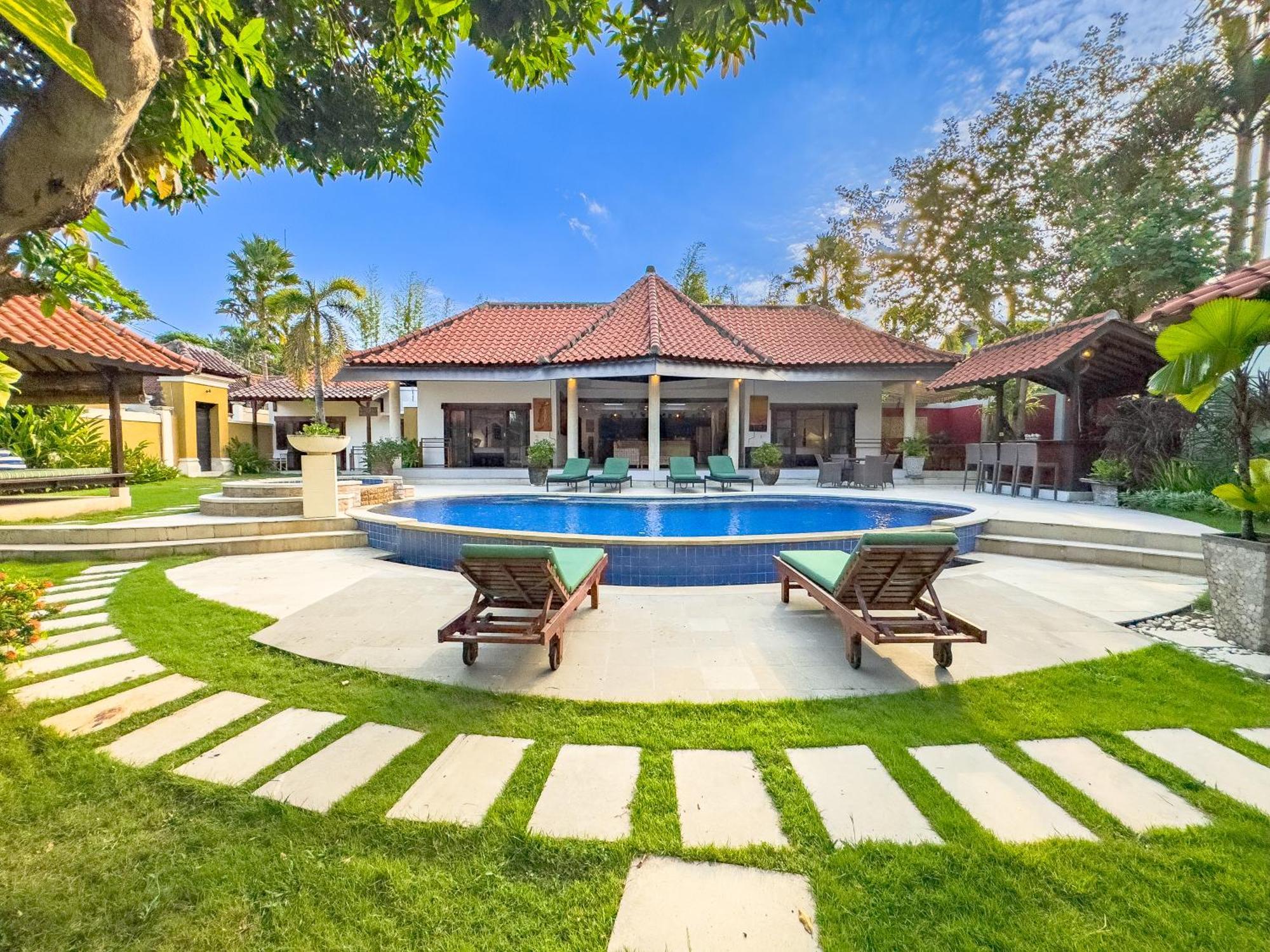Villa Bugis Abimanyu Seminyak Exterior photo