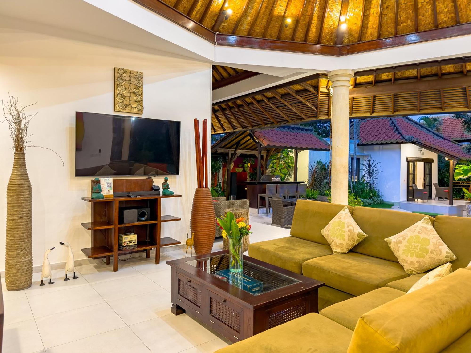 Villa Bugis Abimanyu Seminyak Room photo