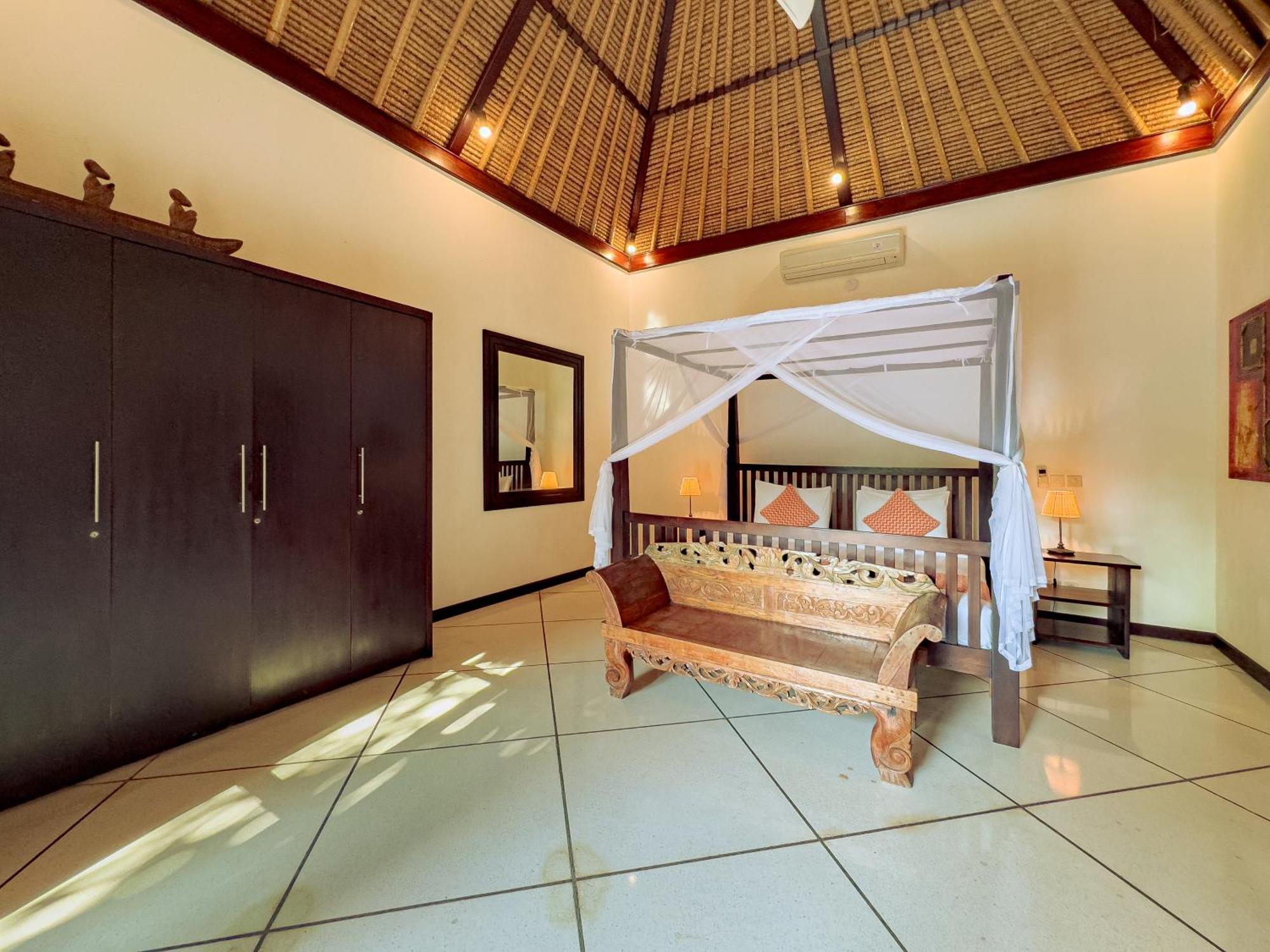 Villa Bugis Abimanyu Seminyak Room photo