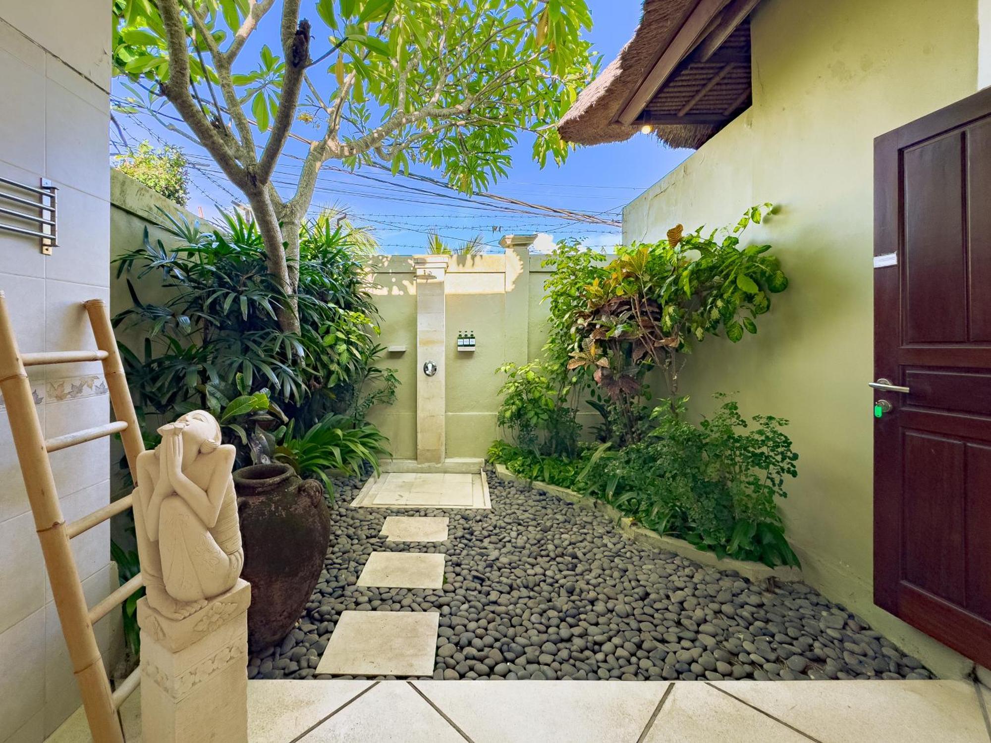 Villa Bugis Abimanyu Seminyak Room photo